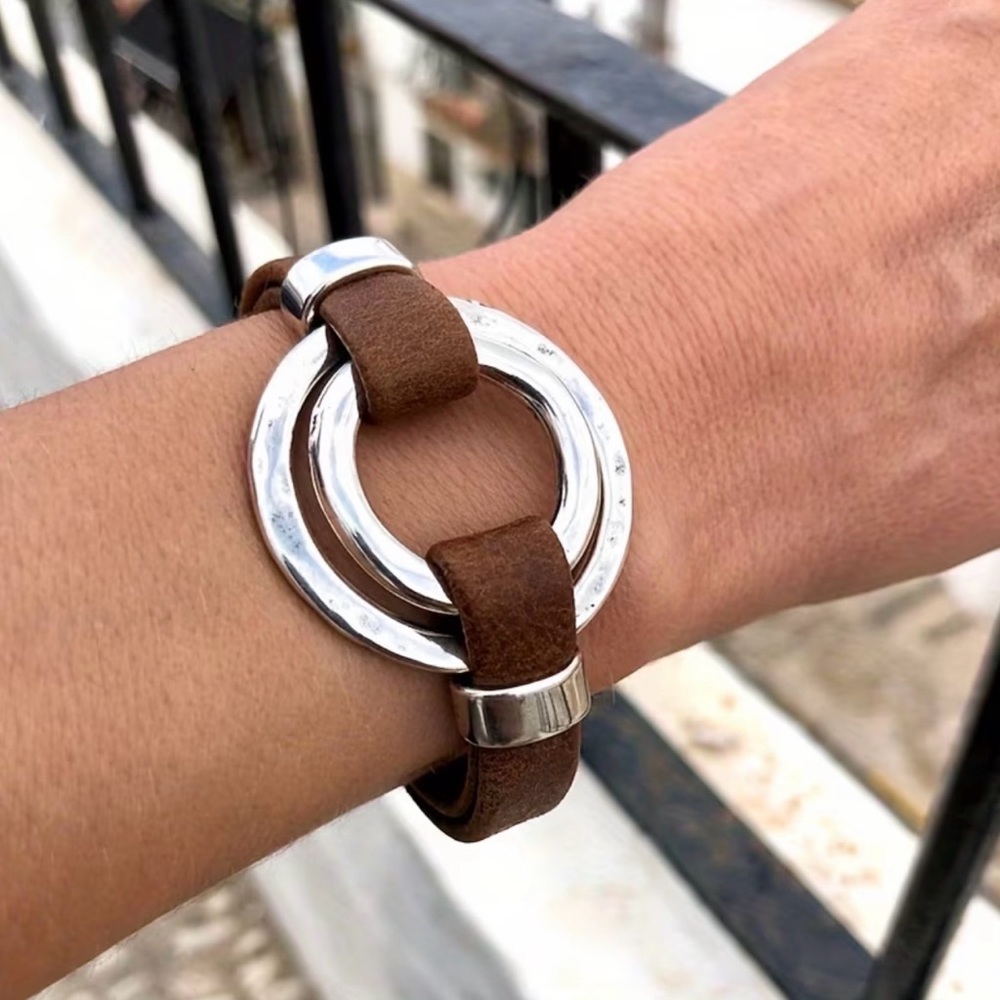 Private Label Brown Leather Bracelet with Silver Rings